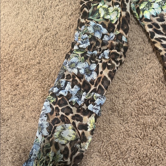 WHBM Floral Leopard Print blouse - Picture 4 of 5